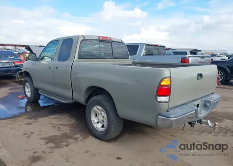 2000 Toyota Tundra Sr5 V8 z USA, uszkodzony, nr VIN 5TBRT3411YS036137